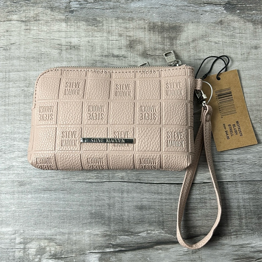 NWT Steve Madden Btrell Wristlet